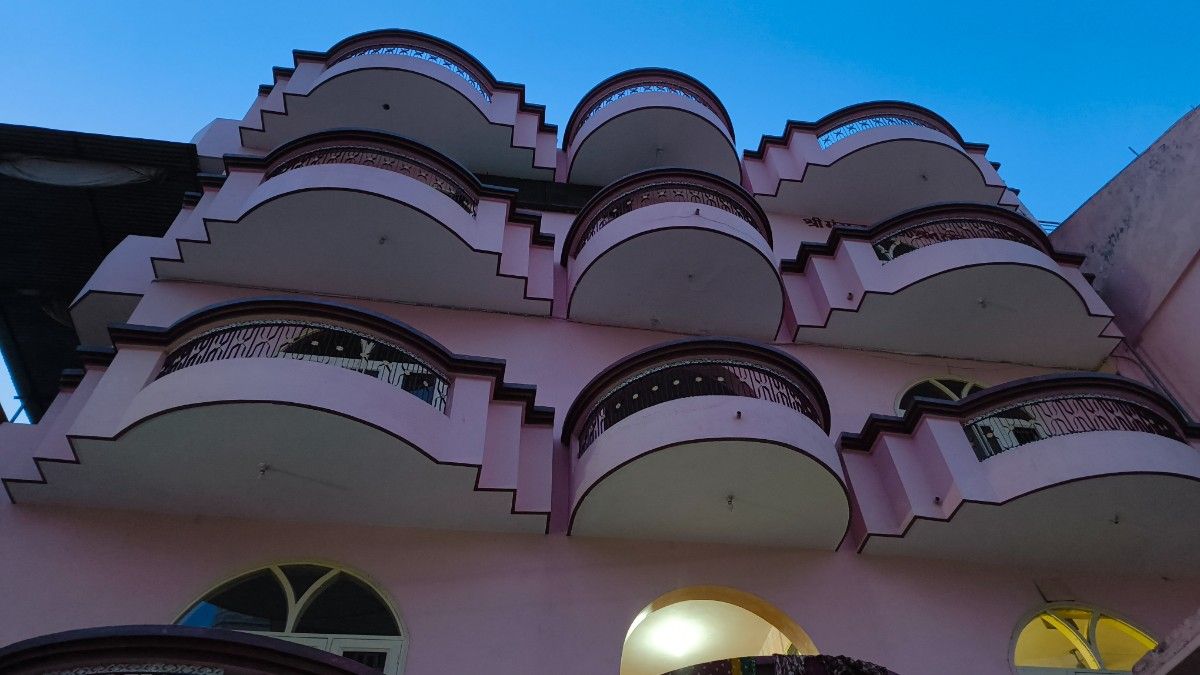 Guru Ji - Shri Mangal Ashram